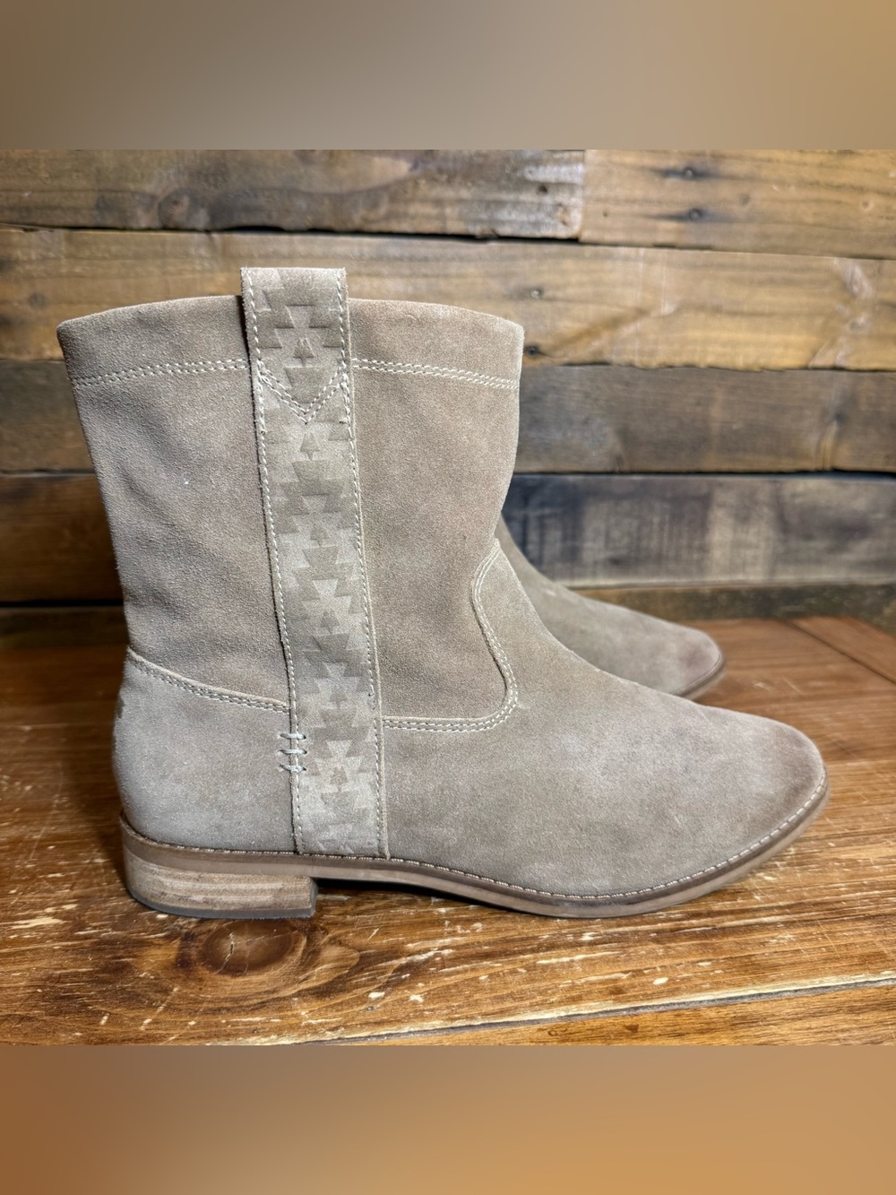 TOMS AMPHORA Burnished Suede LAUREL Pull On Southwestern Boots Booties size 10